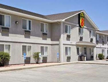 Super 8 By Wyndham Fountain Hotel Exterior photo